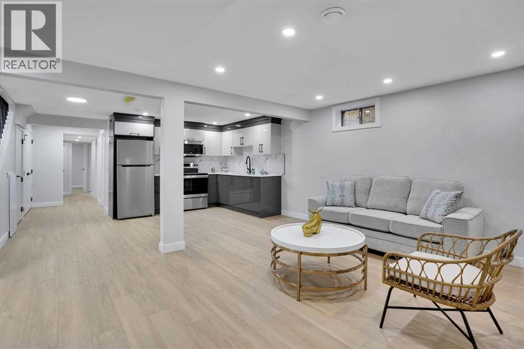 Single Family House Bungalow for Sale in  Shawmeadows Place SW Shawnessy Calgary 