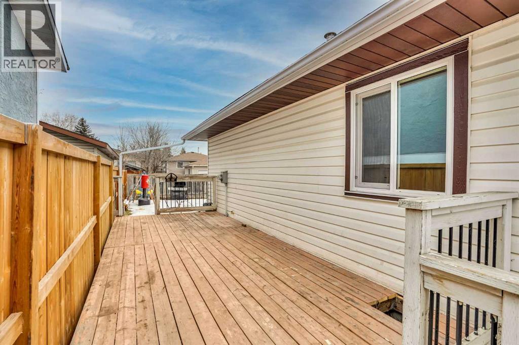 Single Family House Bungalow for Sale in  Shawmeadows Place SW Shawnessy Calgary 