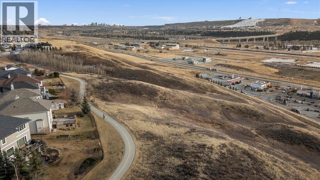 Single Family House for Sale in  Tuscany Ravine Close NW Tuscany Calgary 