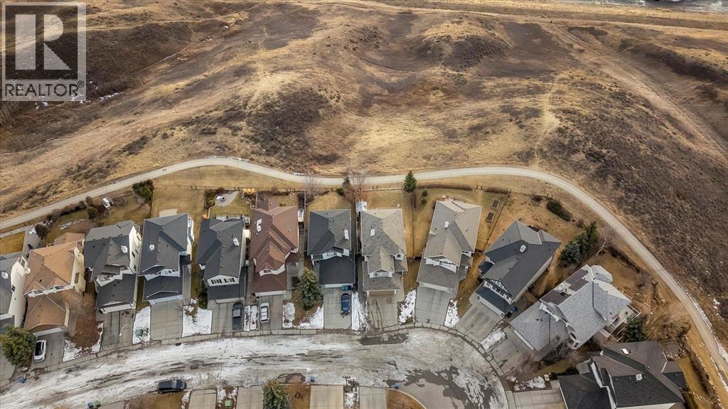 Single Family House for Sale in  Tuscany Ravine Close NW Tuscany Calgary 