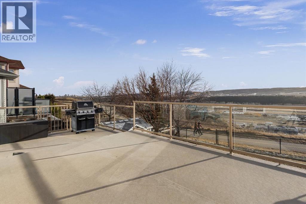 Single Family House for Sale in  Tuscany Ravine Close NW Tuscany Calgary 