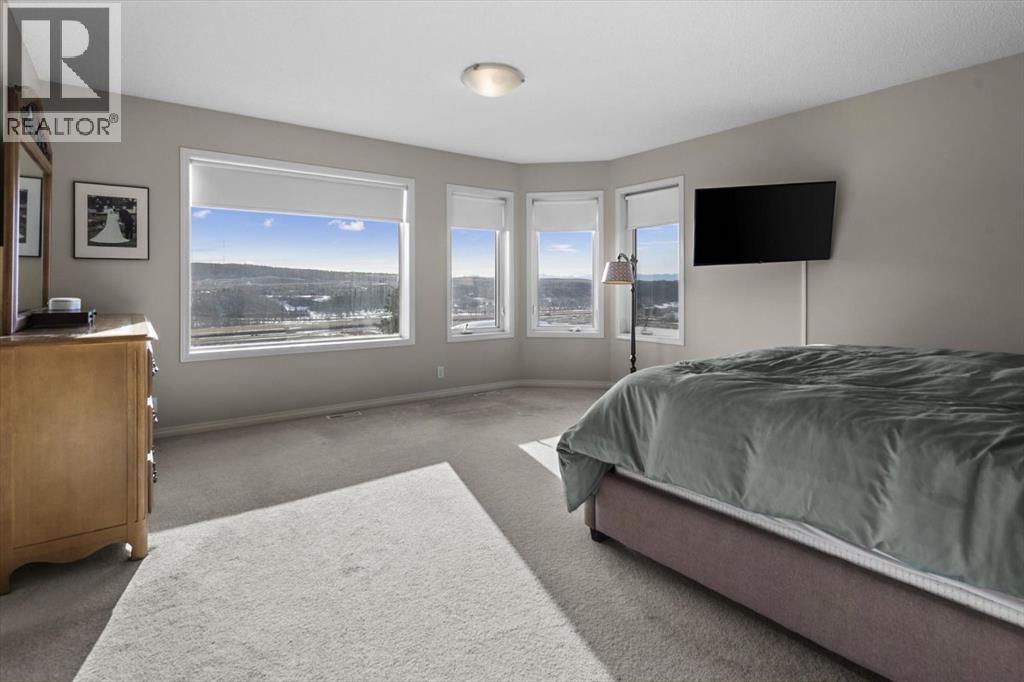 Single Family House for Sale in  Tuscany Ravine Close NW Tuscany Calgary 