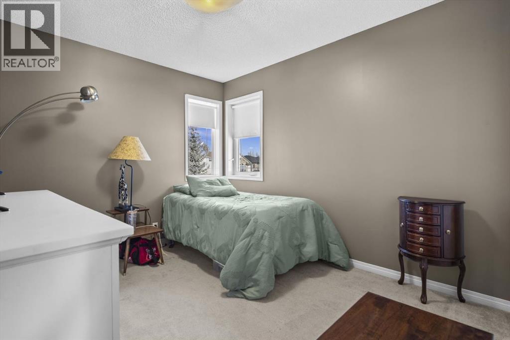 Single Family House for Sale in  Tuscany Ravine Close NW Tuscany Calgary 