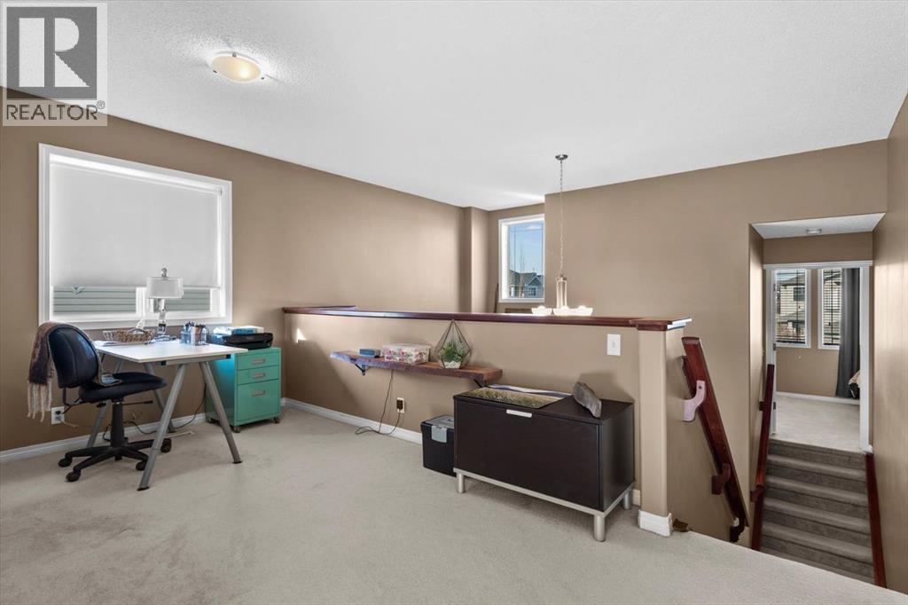 Single Family House for Sale in  Tuscany Ravine Close NW Tuscany Calgary 