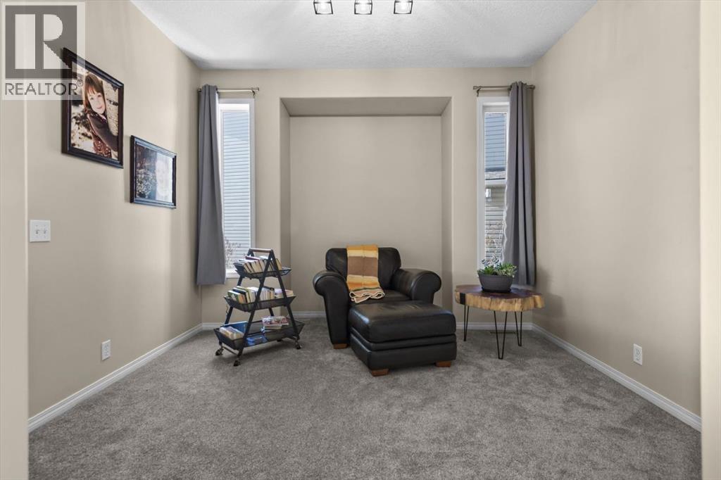 Single Family House for Sale in  Tuscany Ravine Close NW Tuscany Calgary 