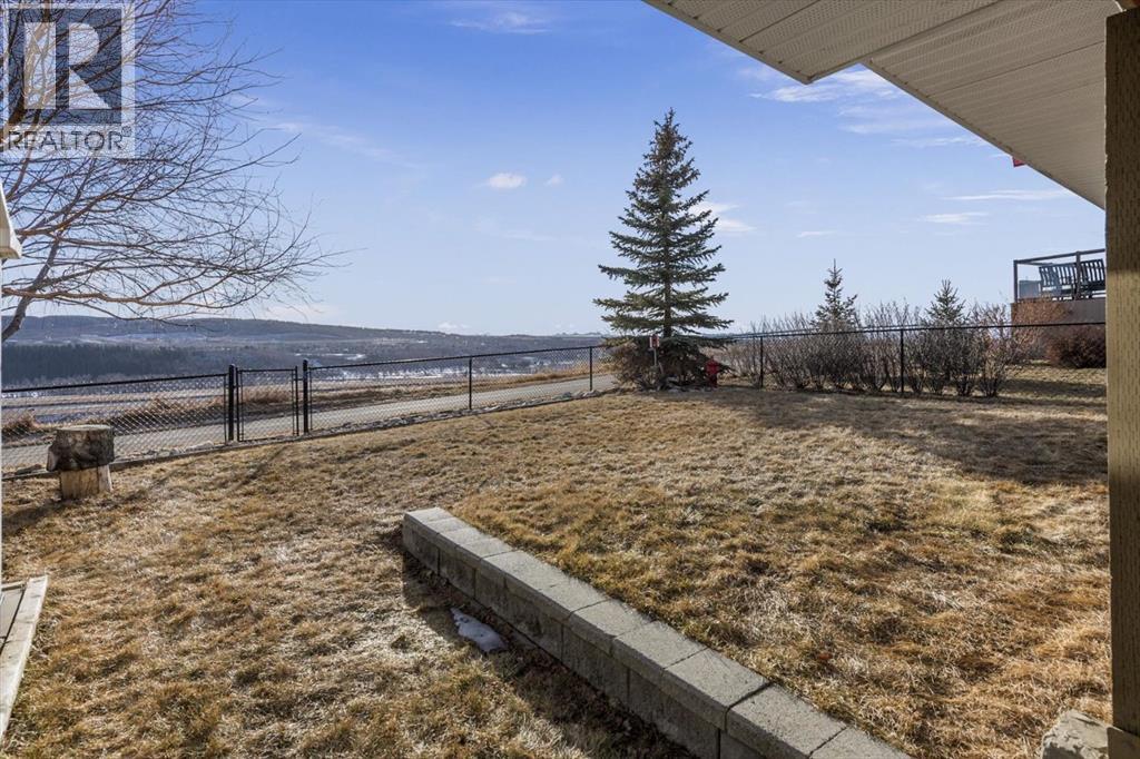 Single Family House for Sale in  Tuscany Ravine Close NW Tuscany Calgary 