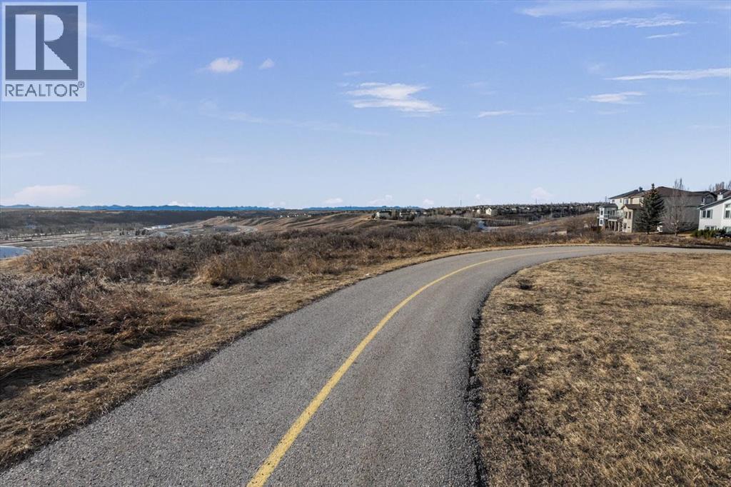 Single Family House for Sale in  Tuscany Ravine Close NW Tuscany Calgary 