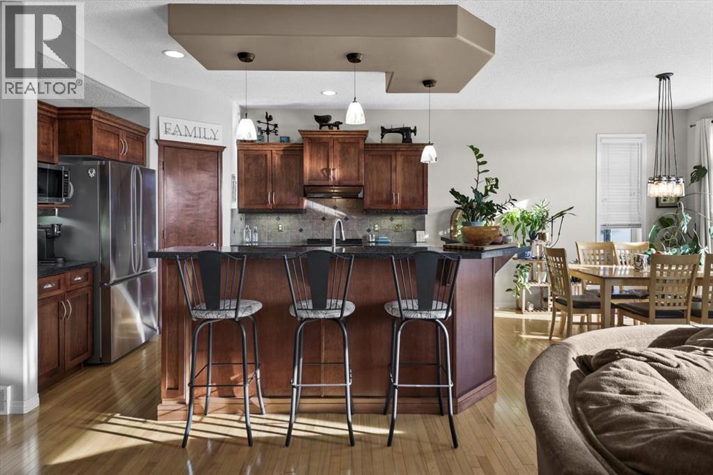 Single Family House for Sale in  Tuscany Ravine Close NW Tuscany Calgary 