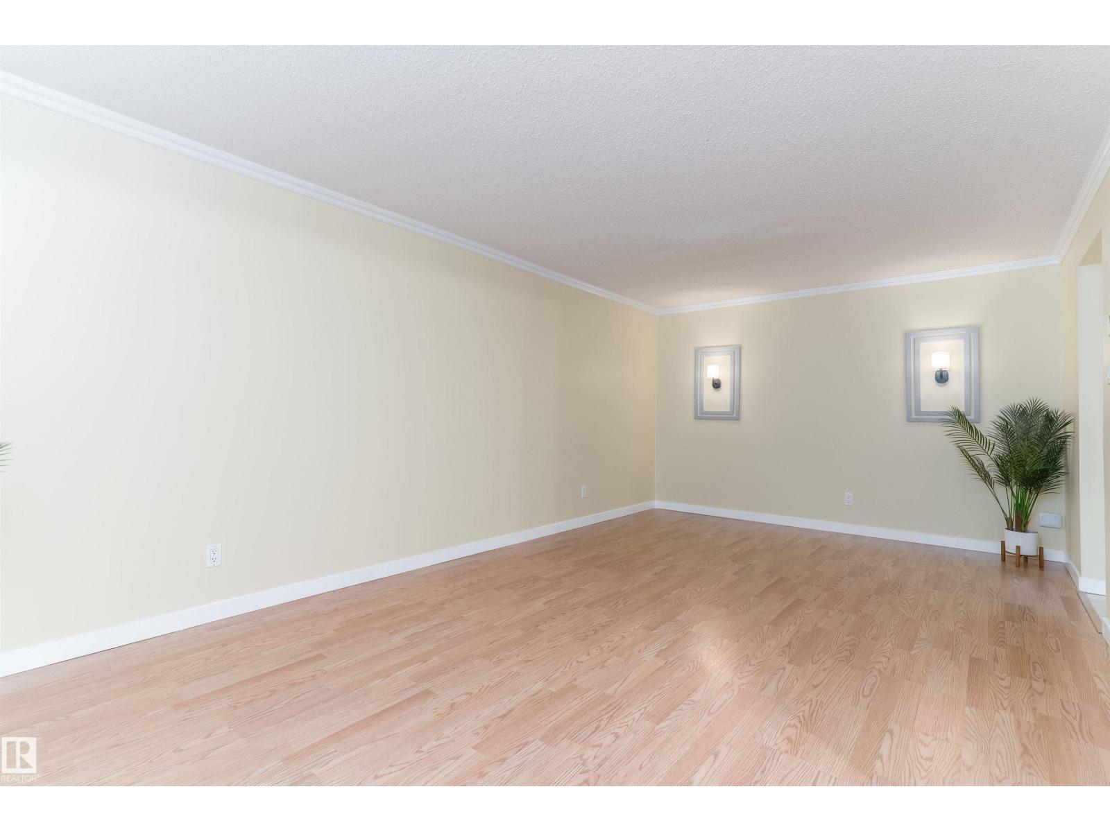 #102 9925 83 AV NW - 11