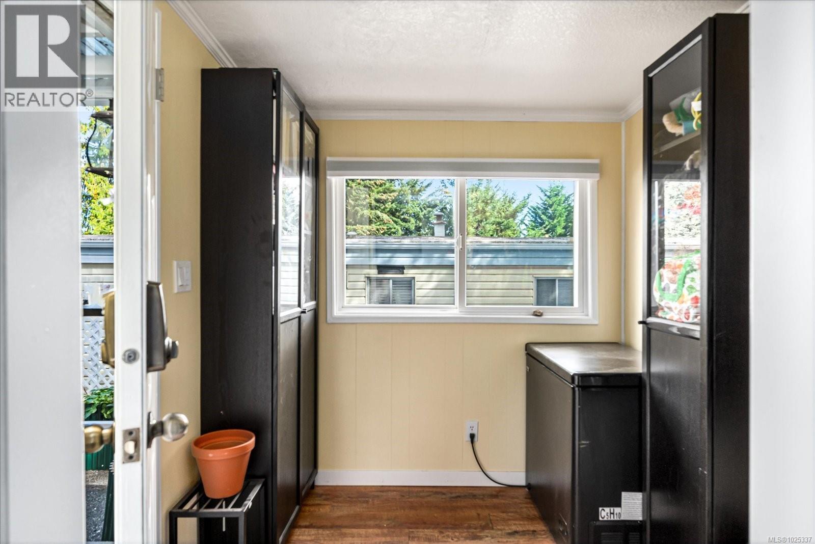 #7 1247 ARBUTUS RD - 7