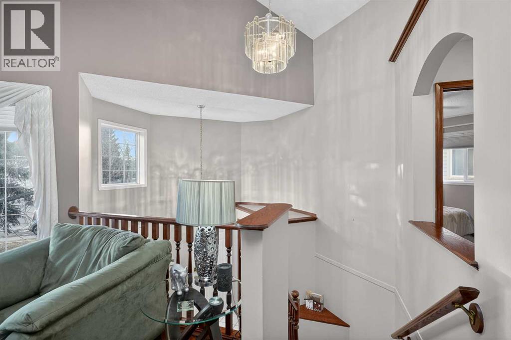 Single Family House Bi-level for Sale in  Somerset Close SW Somerset Calgary 