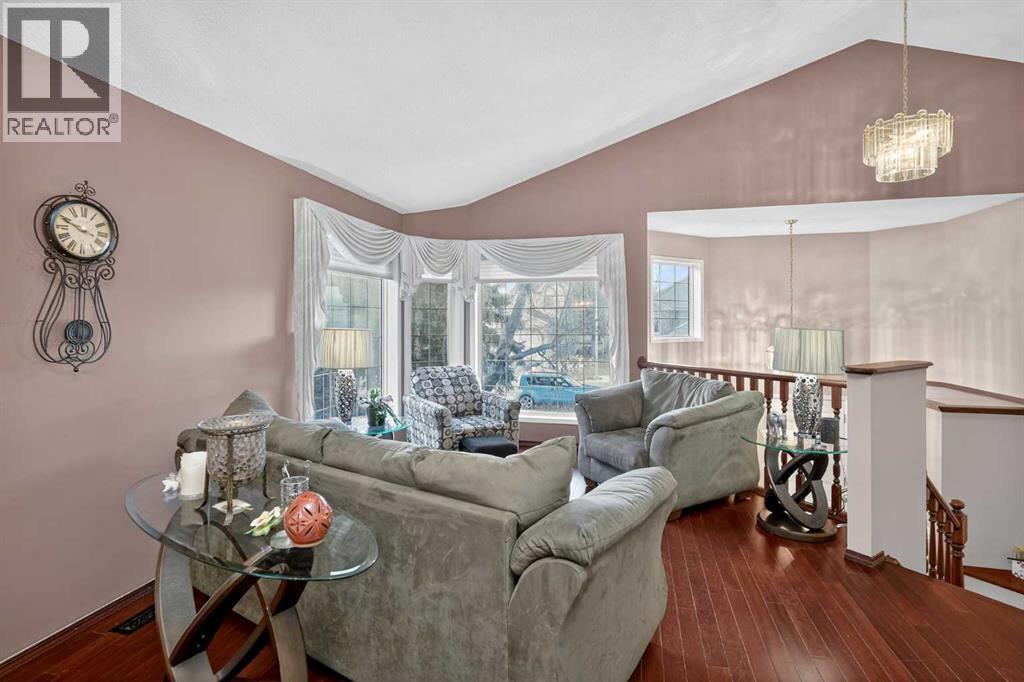 Single Family House Bi-level for Sale in  Somerset Close SW Somerset Calgary 