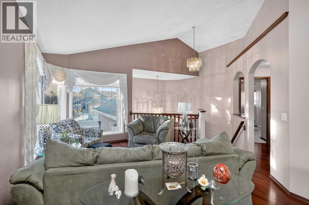 Single Family House Bi-level for Sale in  Somerset Close SW Somerset Calgary 