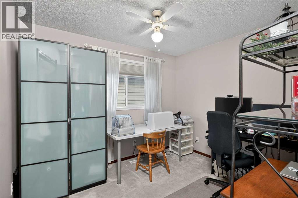 Single Family House Bi-level for Sale in  Somerset Close SW Somerset Calgary 