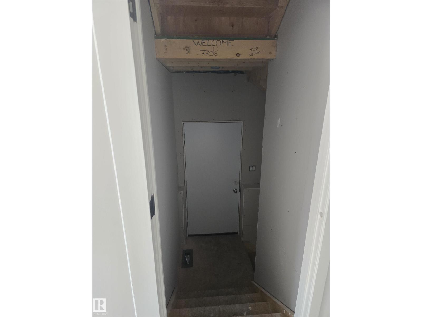 7706 174A AV NW, Edmonton