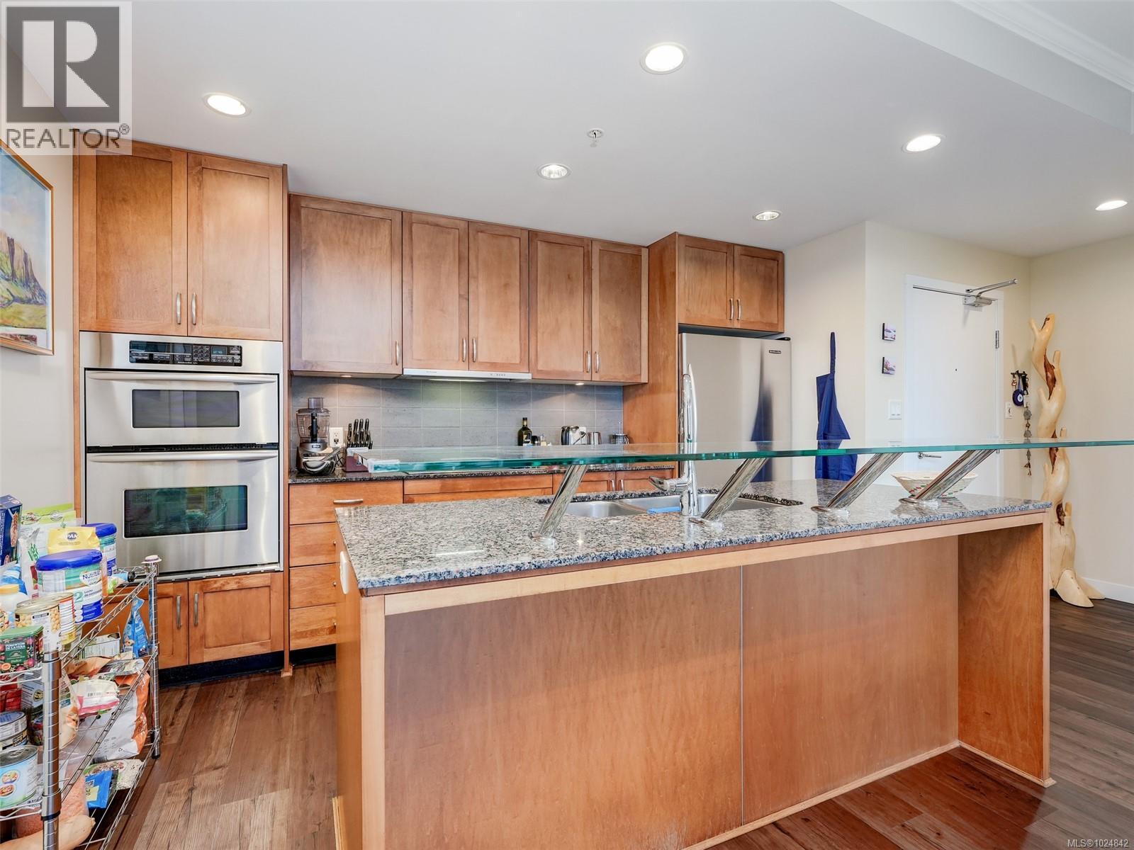 604 788 Humboldt Street, Victoria