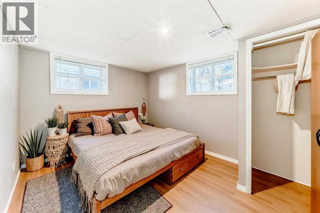 Single Family House Bungalow for Sale in  Robert Road NE Renfrew Calgary 