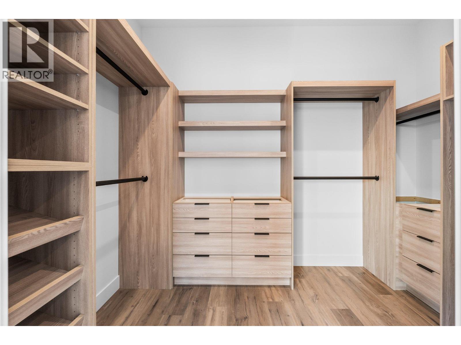 901 Melrose Street, Kelowna