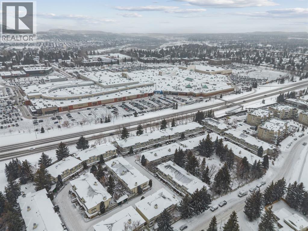 Single Family House for Sale in    Street NW Varsity Calgary 