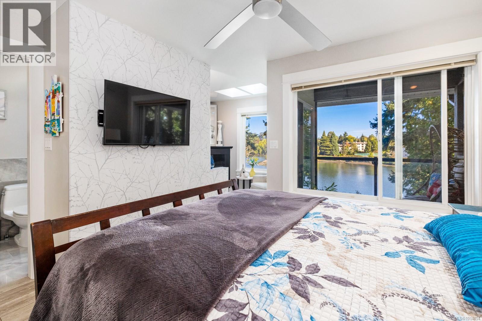 3 1004 DeCosta Place, Esquimalt