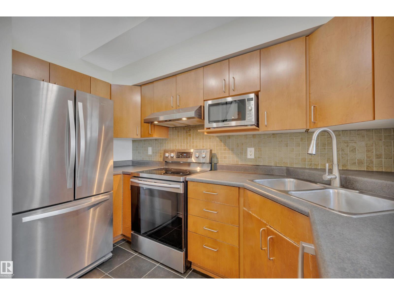 
          408 10118 95 Street NW
            <br/>
            <span>Edmonton</span>
            , 
            <span>AB</span>
             <span>T5H4R6</span>
         - Photo 18