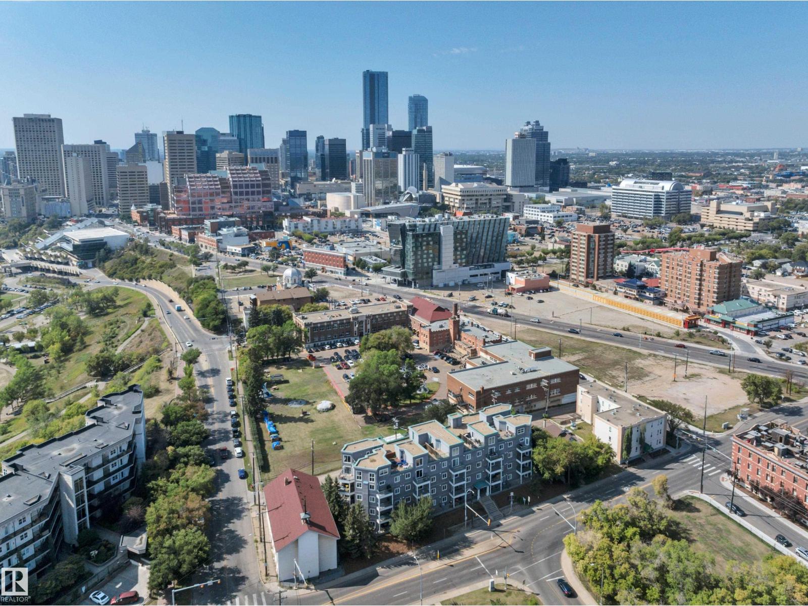 
          408 10118 95 Street NW
            <br/>
            <span>Edmonton</span>
            , 
            <span>AB</span>
             <span>T5H4R6</span>
         - Photo 40