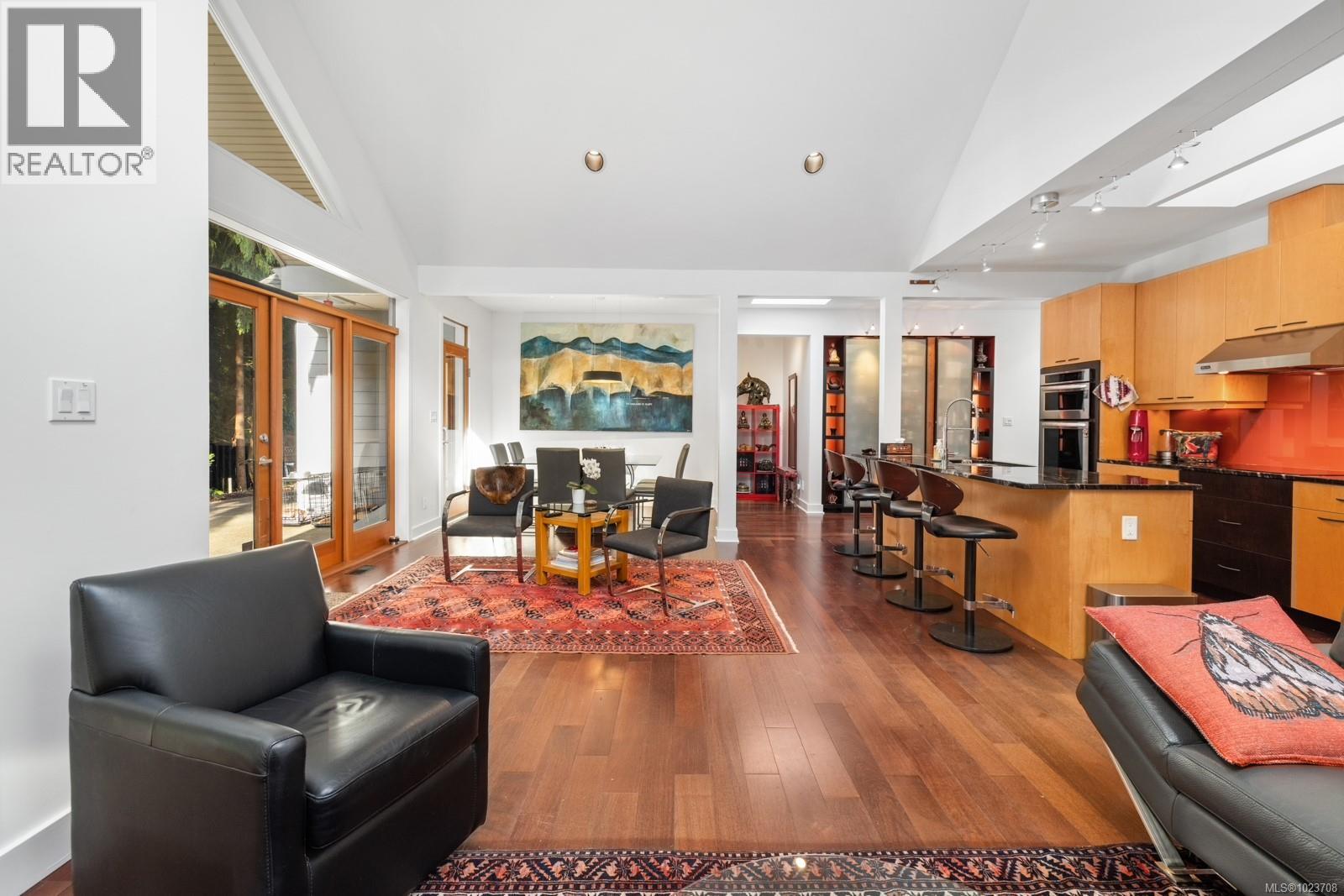 2598 Kinnoull Cres, Mill Bay