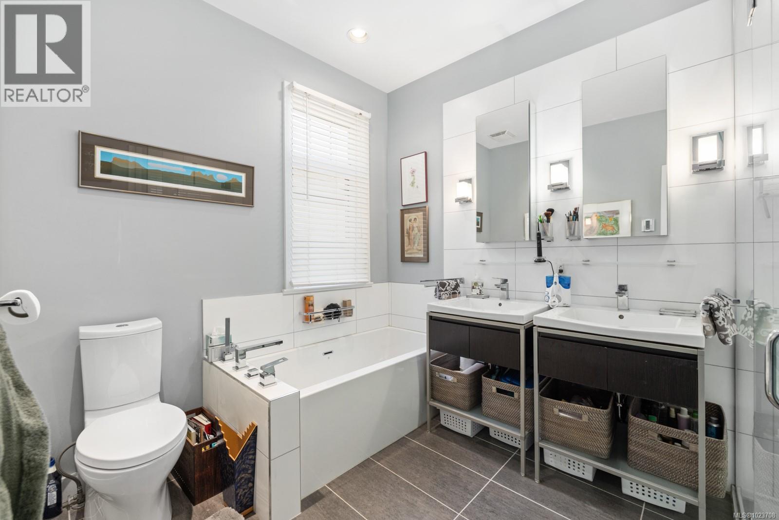 2598 Kinnoull Cres, Mill Bay