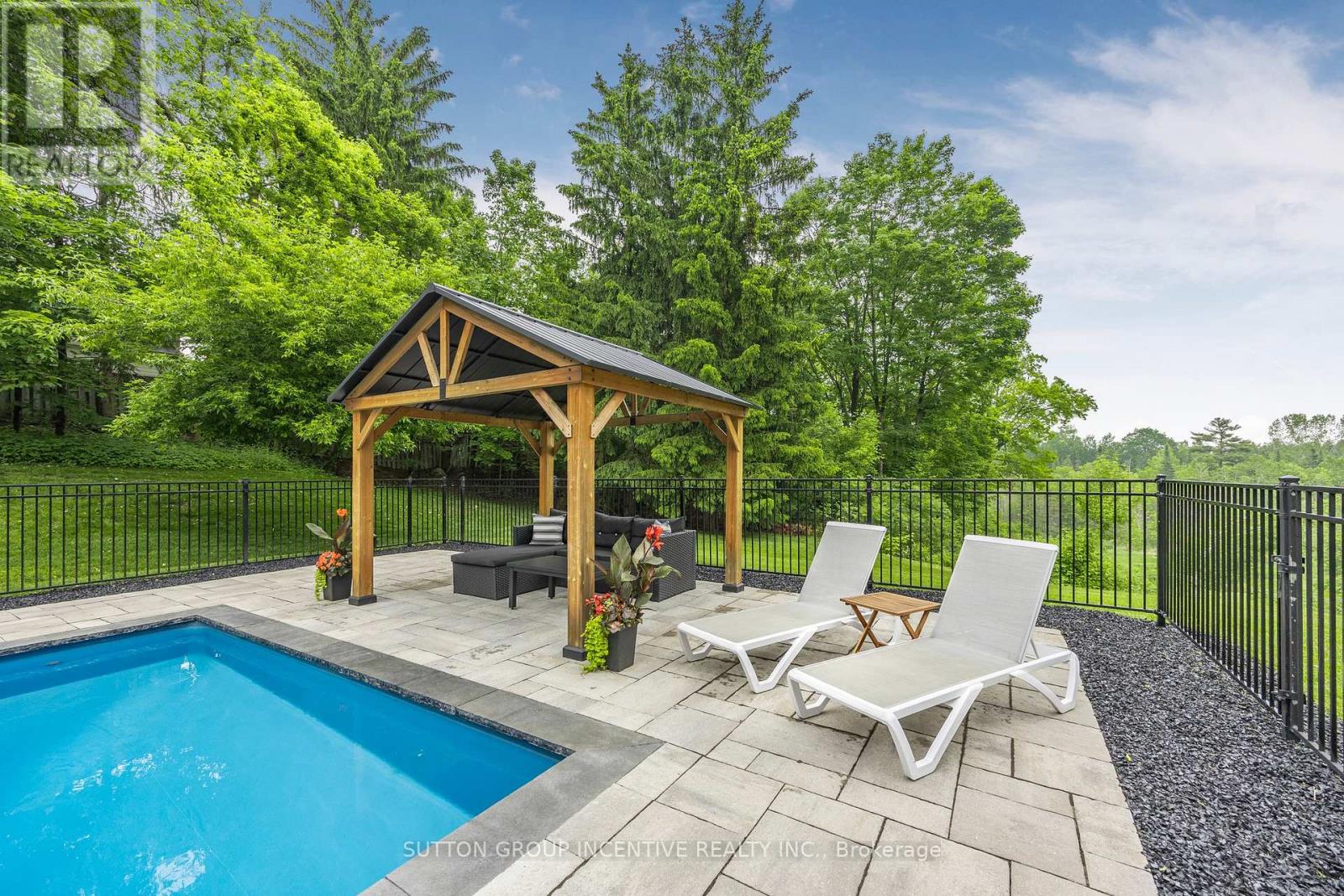 214 HICKORY LANE - 5