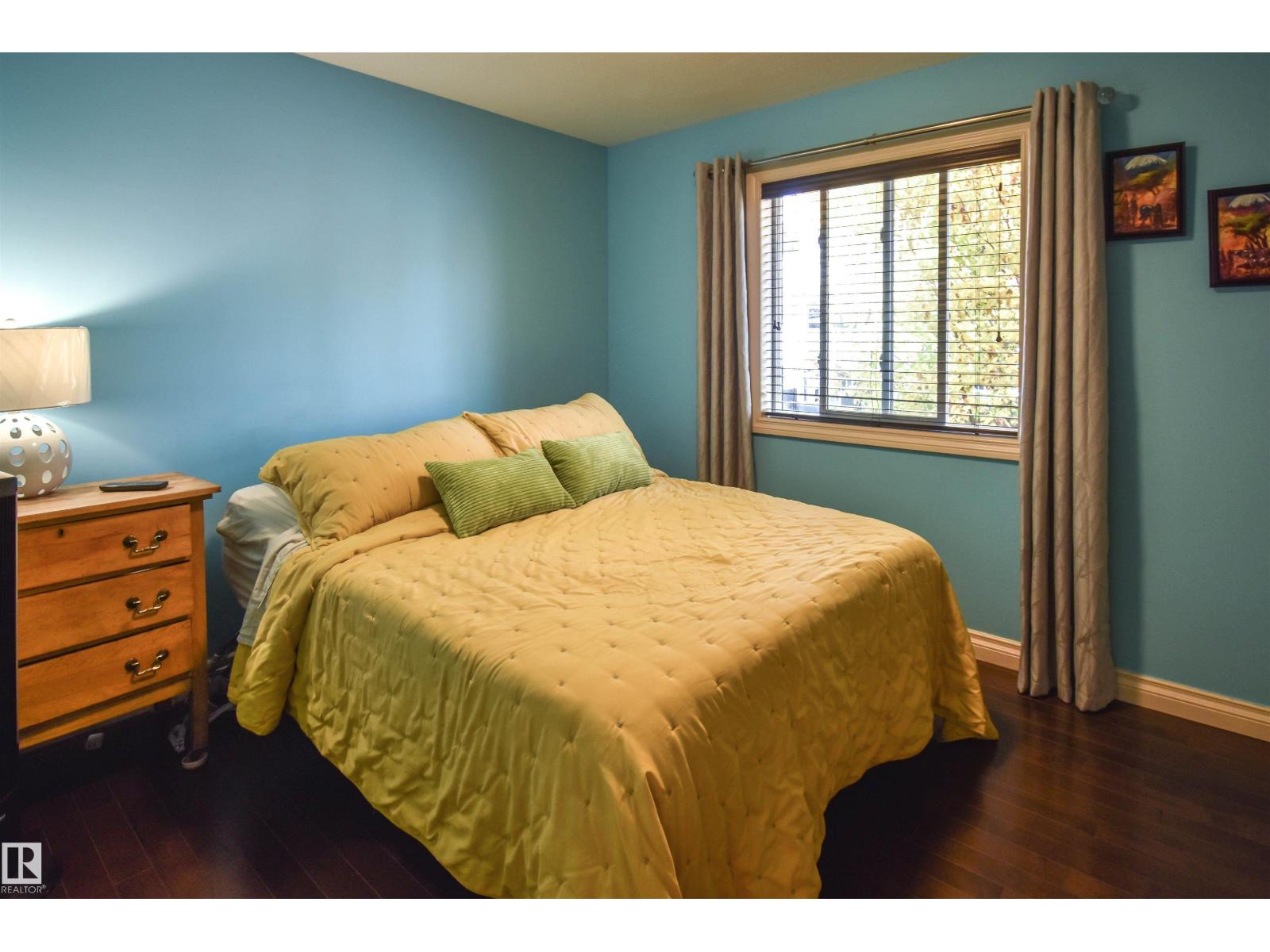 
          62 Linkside BV
            <br/>
            <span>Spruce Grove</span>
            , 
            <span>AB</span>
             <span>T7X4A6</span>
         - Photo 40