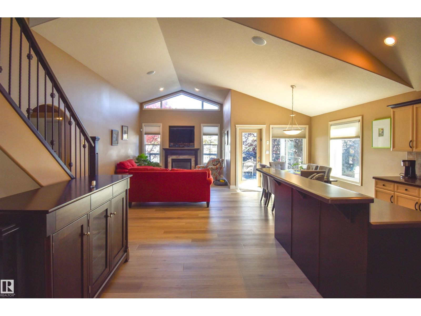 
          62 Linkside BV
            <br/>
            <span>Spruce Grove</span>
            , 
            <span>AB</span>
             <span>T7X4A6</span>
         - Photo 15