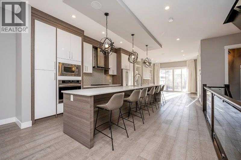 Single Family House for Sale in   Avenue NW Tuxedo Park Calgary 