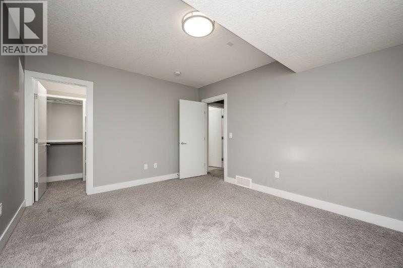 Single Family House for Sale in   Avenue NW Tuxedo Park Calgary 