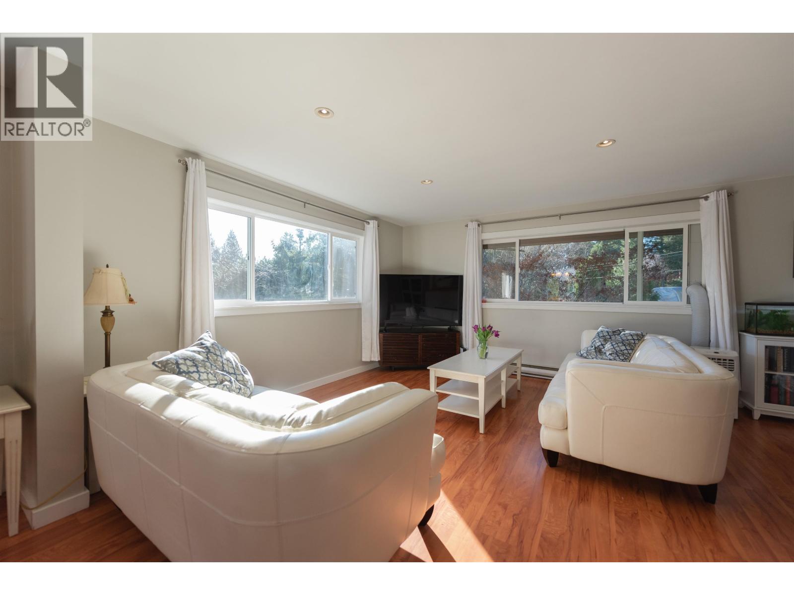 7862 EAGLE DRIVE, Halfmoon Bay