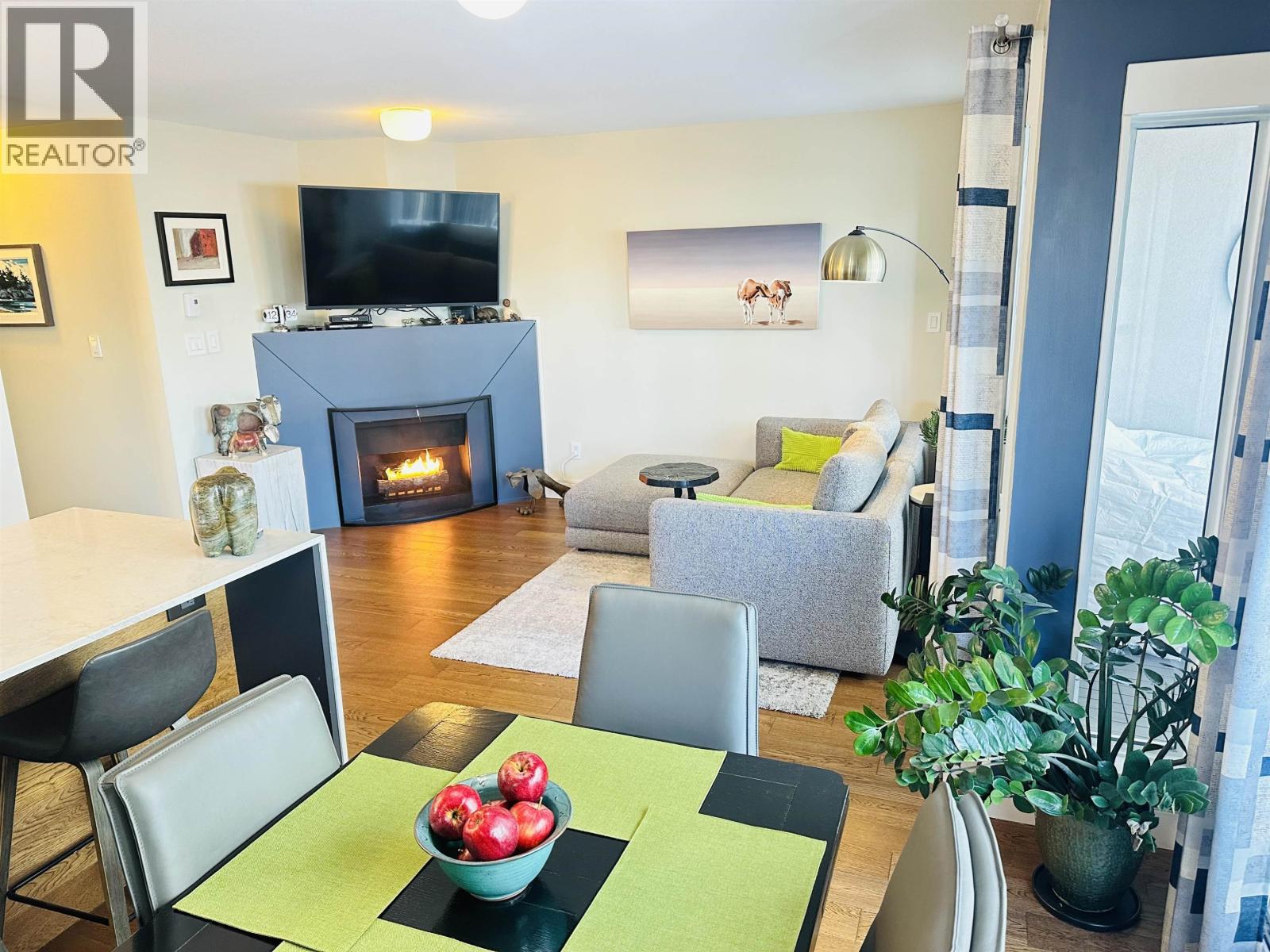 403 985 W 10TH AVENUE - Photo 5 of 32, Vancouver, British Columbia