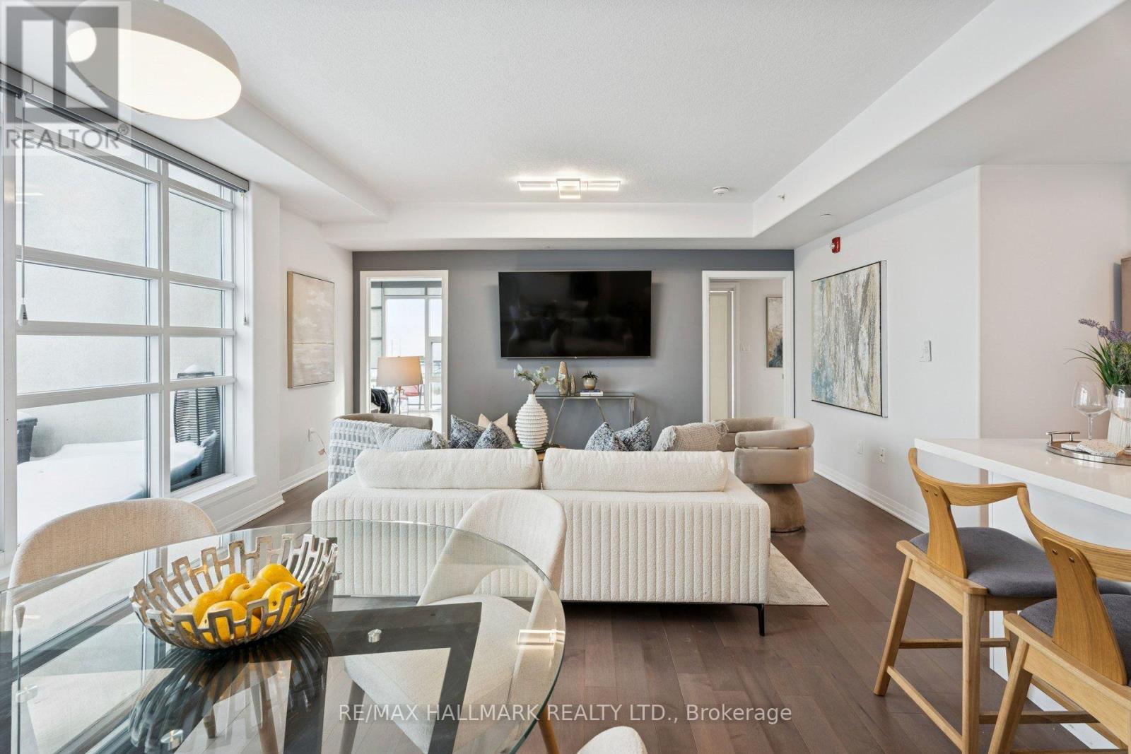 409 - 10 CONCORD PLACE