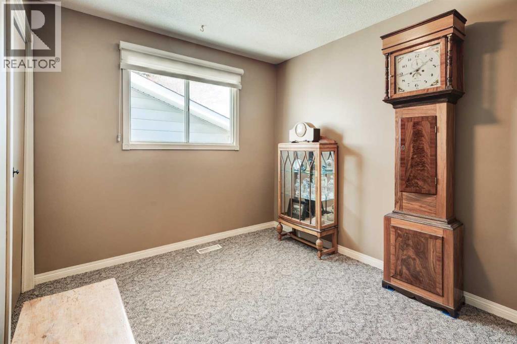 Single Family House Bungalow for Sale in  Mountain Place Rosemont Okotoks 