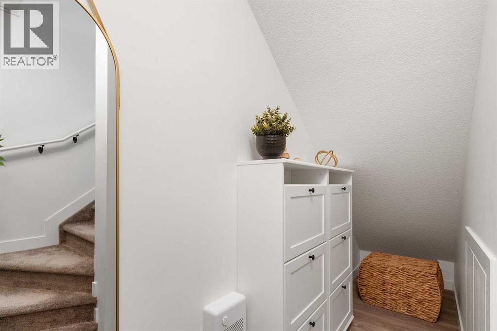 Single Family House for Sale in   st Street SW Springbank Hill Calgary 