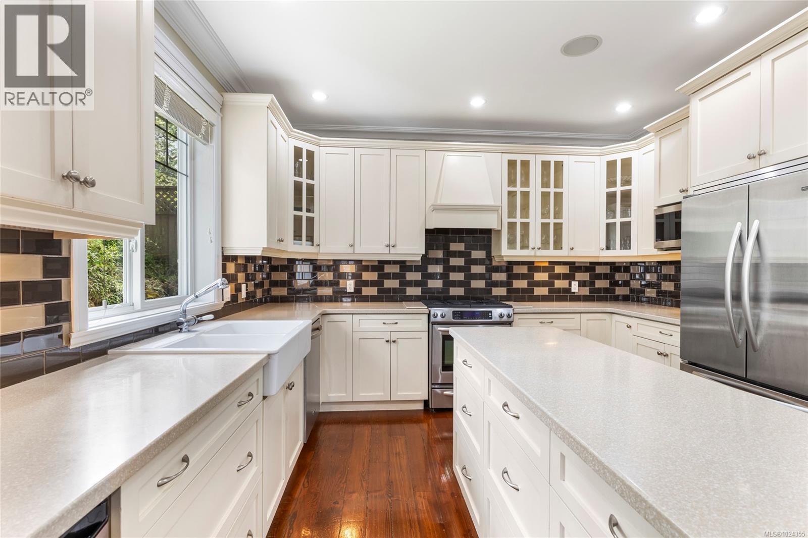  3927 Druce Lane, Saanich