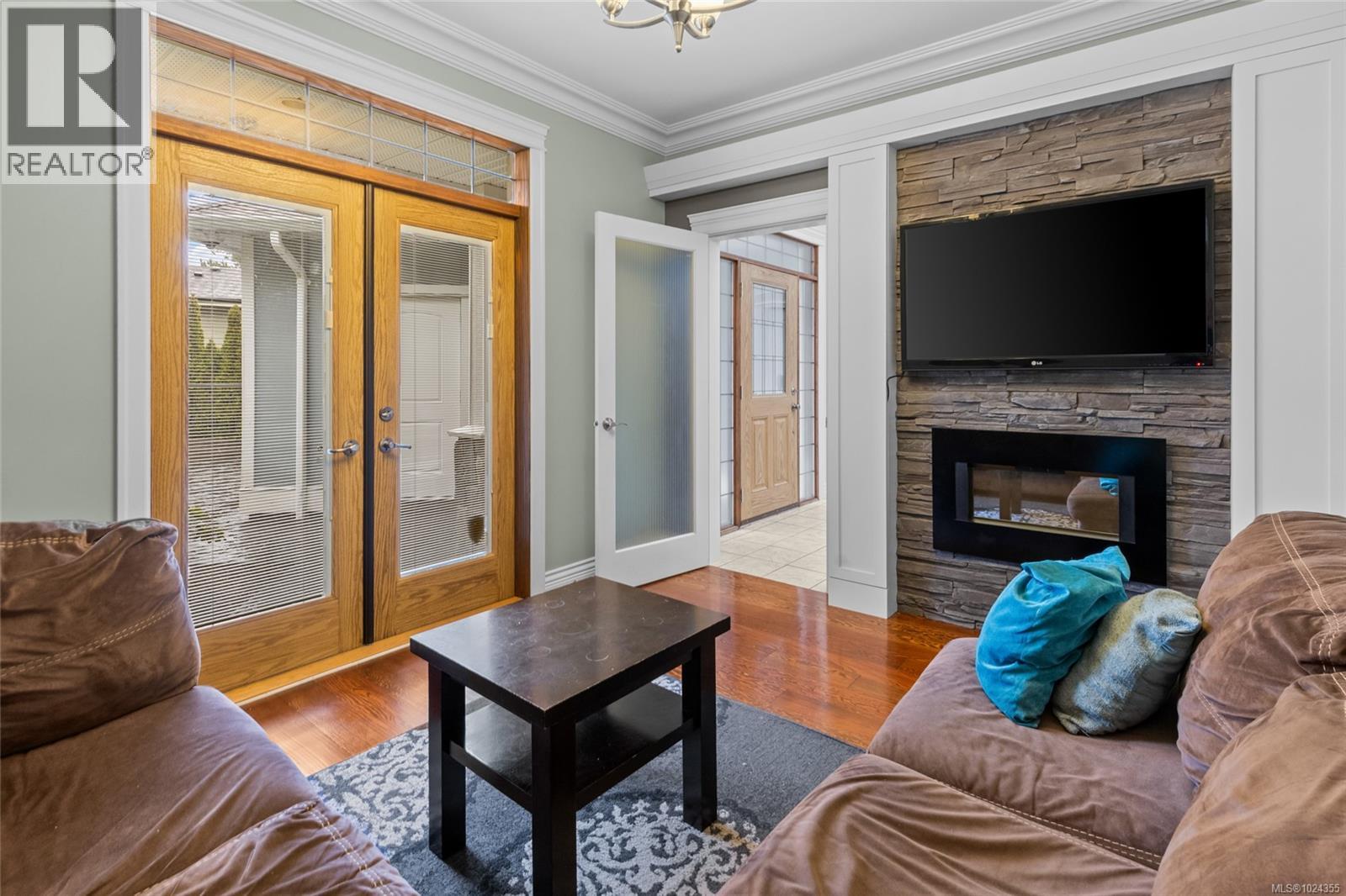  3927 Druce Lane, Saanich