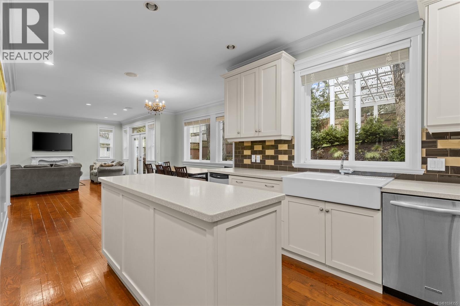  3927 Druce Lane, Saanich