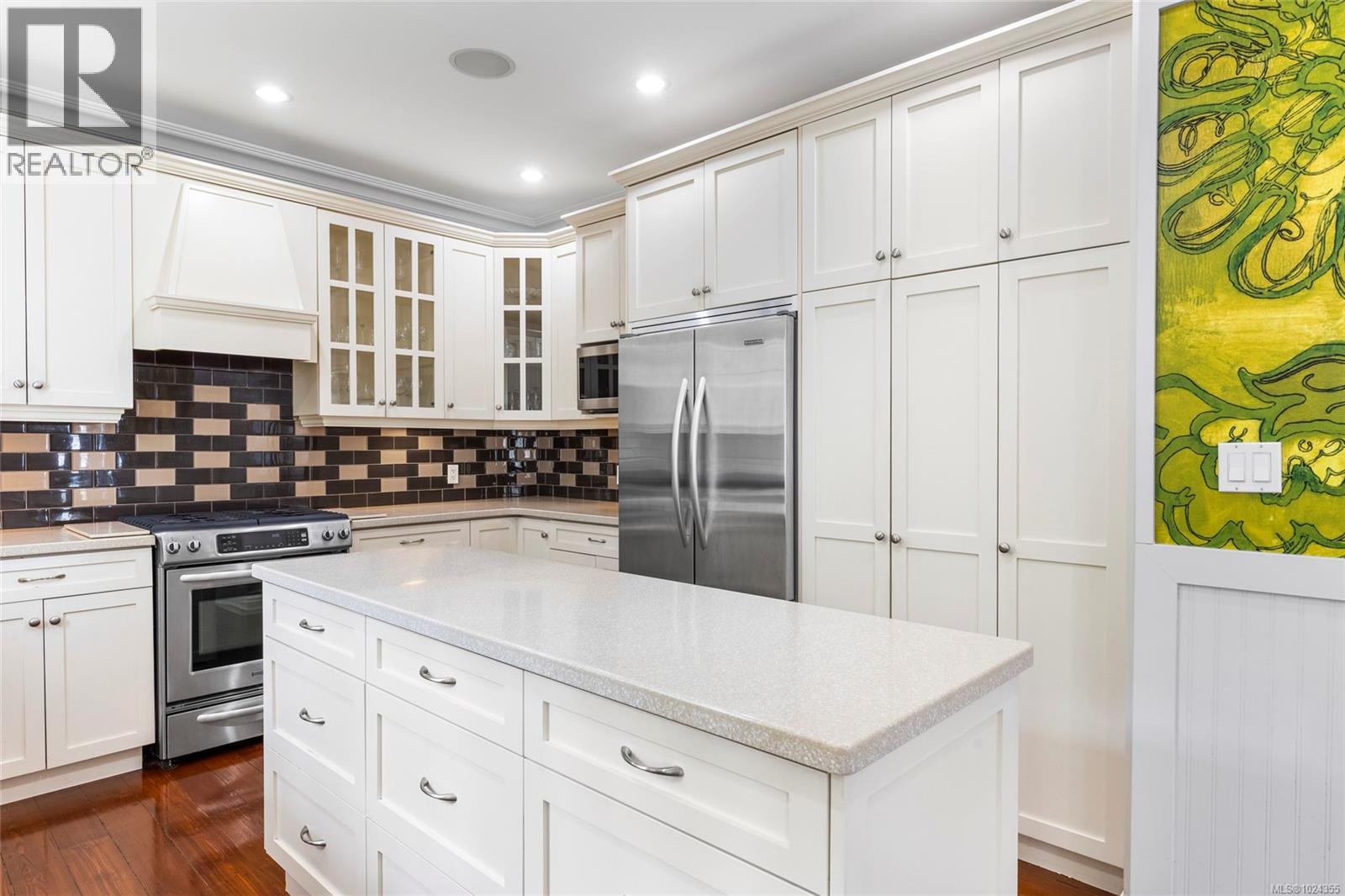  3927 Druce Lane, Saanich