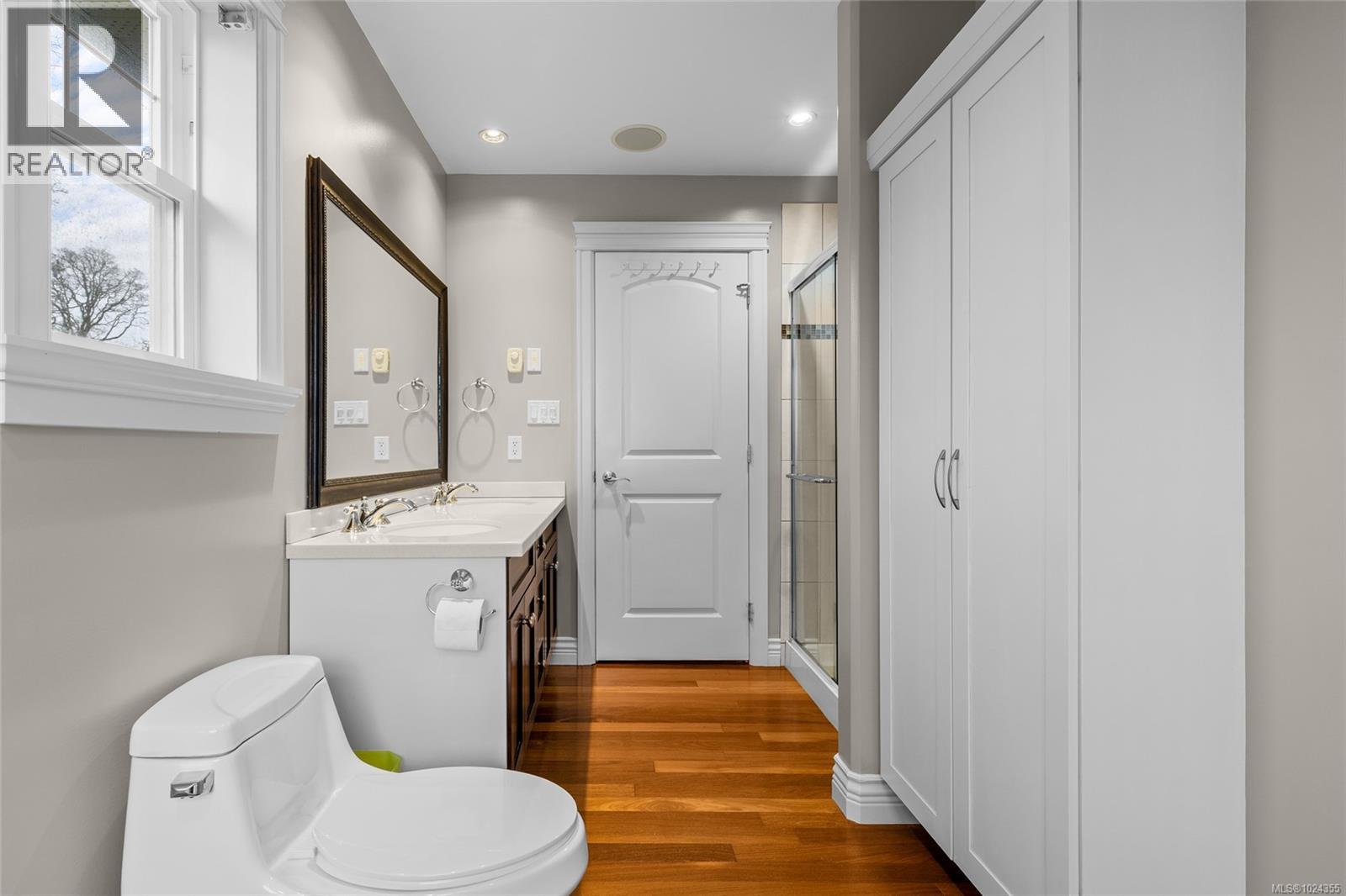  3927 Druce Lane, Saanich