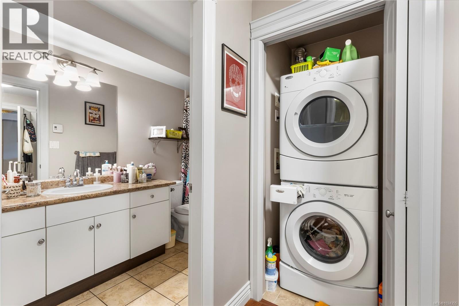  3927 Druce Lane, Saanich