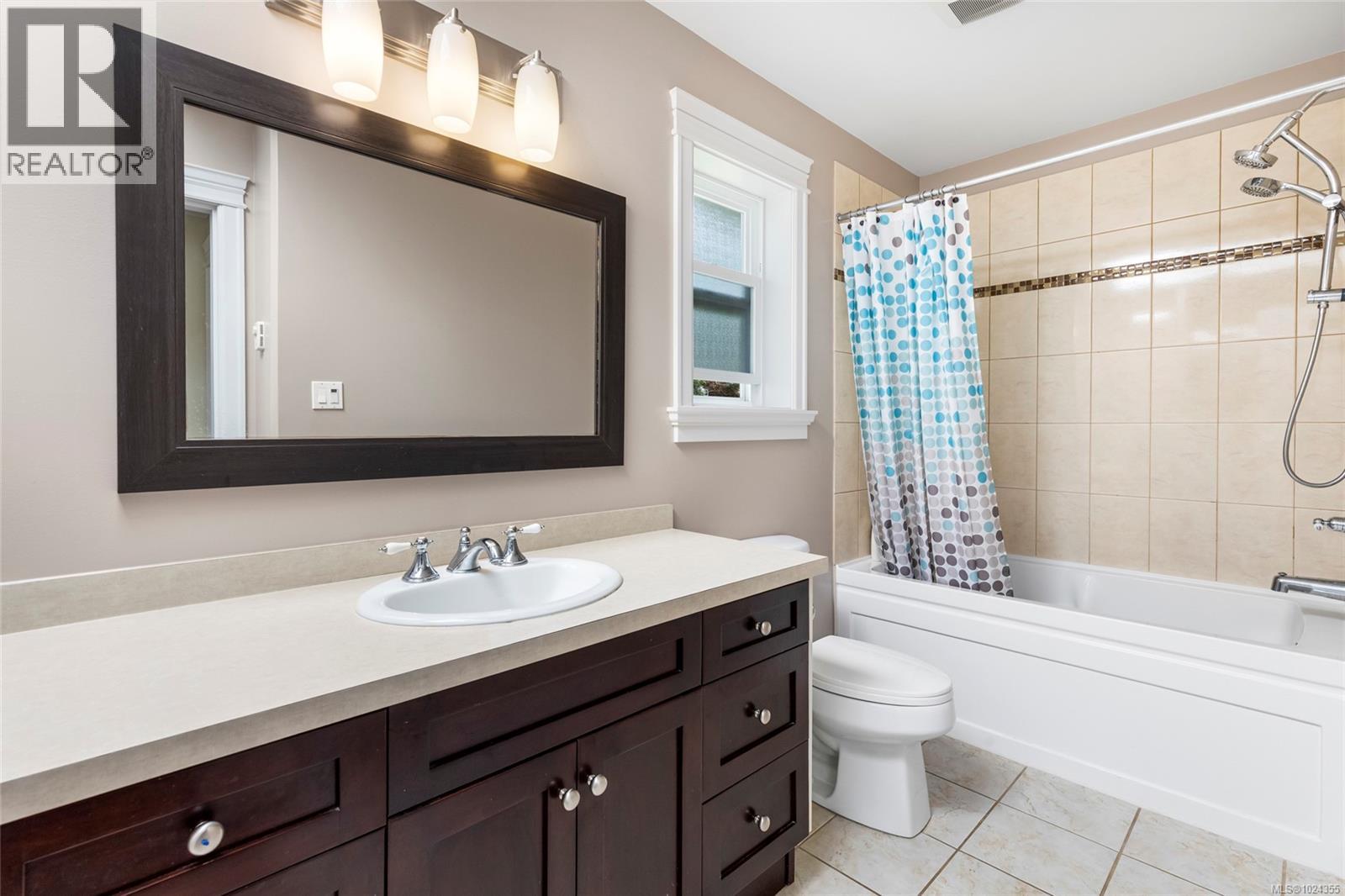  3927 Druce Lane, Saanich