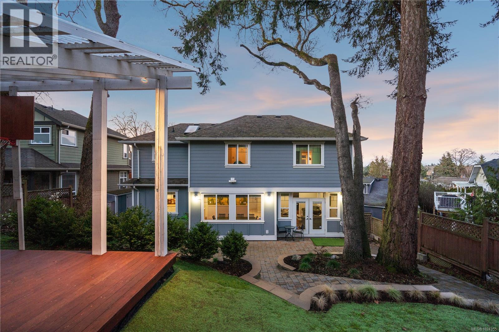  3927 Druce Lane, Saanich