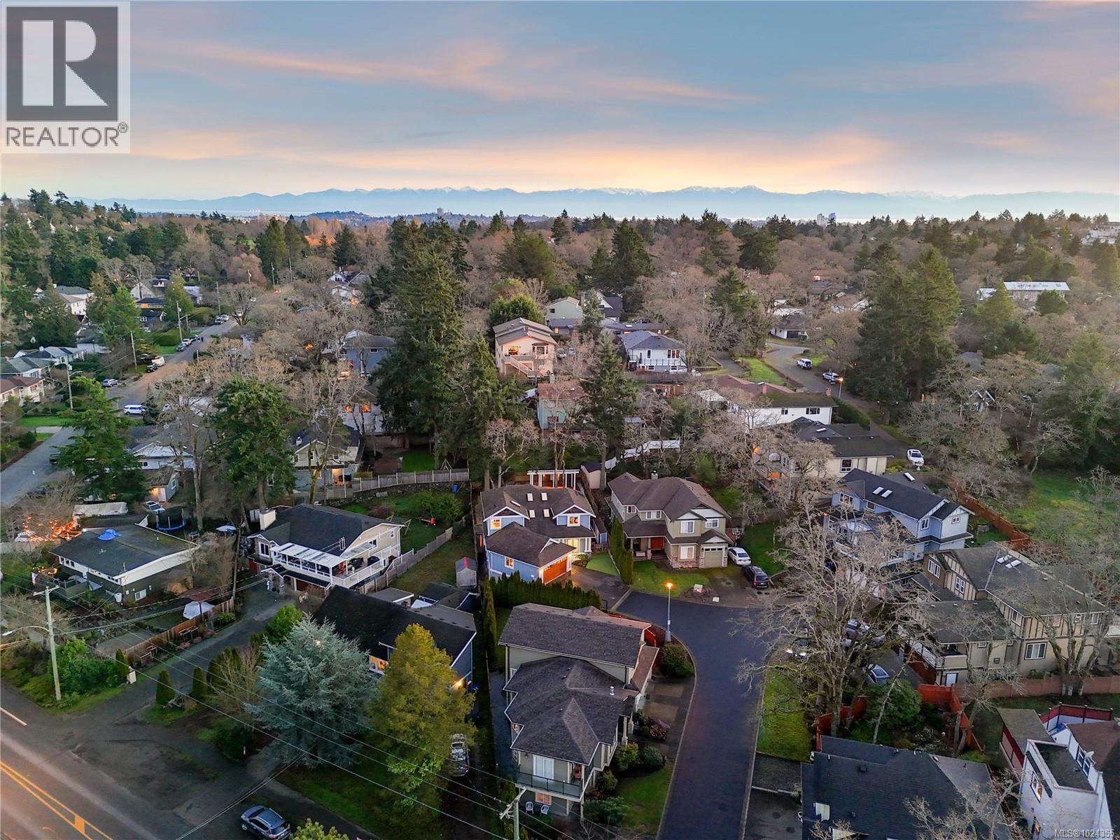  3927 Druce Lane, Saanich