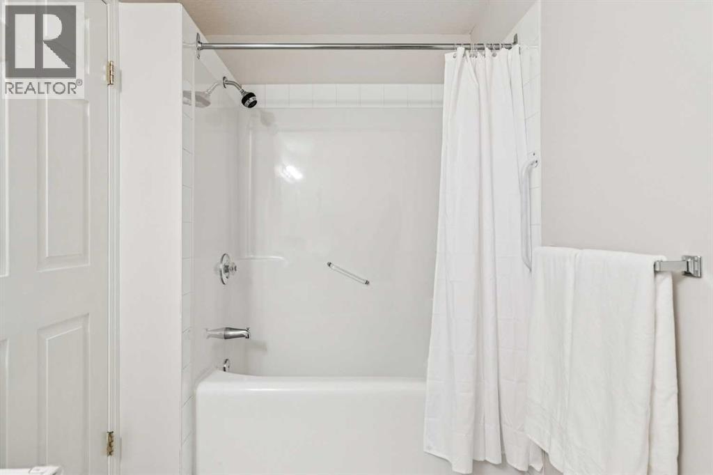 Single Family House for Sale in    Street SW Glenbrook Calgary 