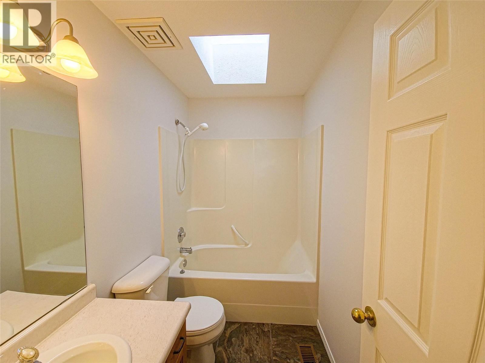 1605 15 Avenue, Vernon