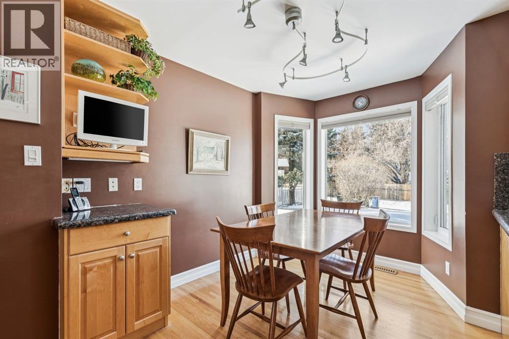 Single Family House for Sale in  Upton Place NW University Heights Calgary 